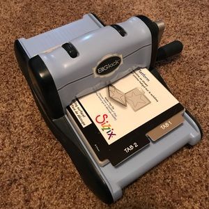 Sizzix BigKick Machine And 56+ Sizzlits